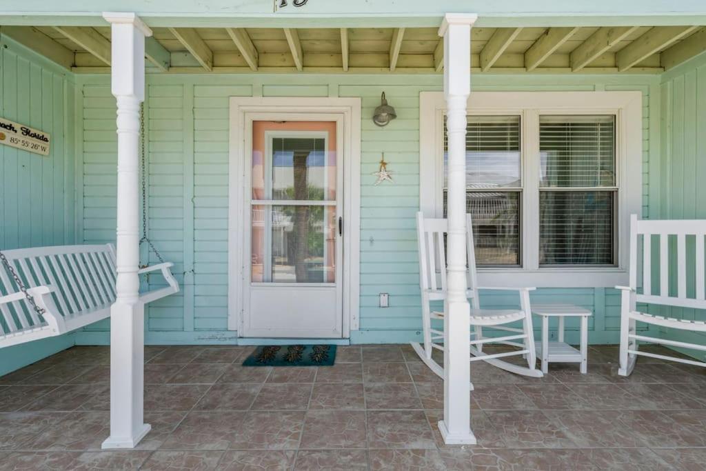 New! Steps To White Beaches! Pool & Grill! 2br 2ba